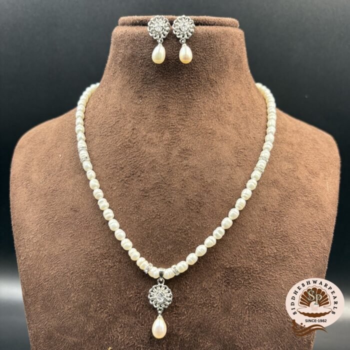 Simple Single Pearl Necklace