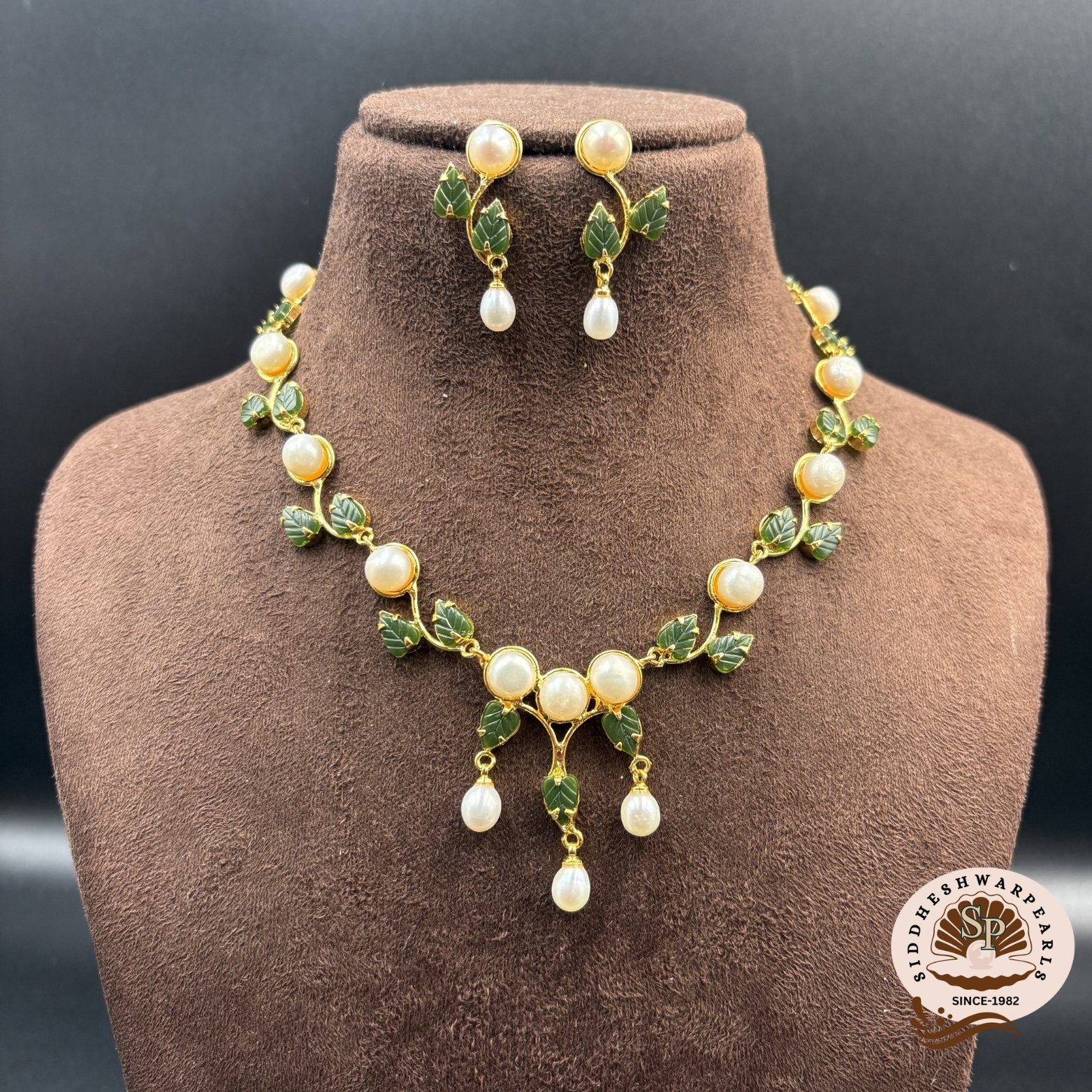 Pearl With Jade Necklace