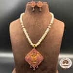 Simple Pearl Pendant Necklace