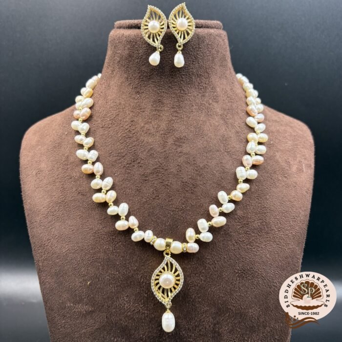 Zig Zag Pearl Necklace
