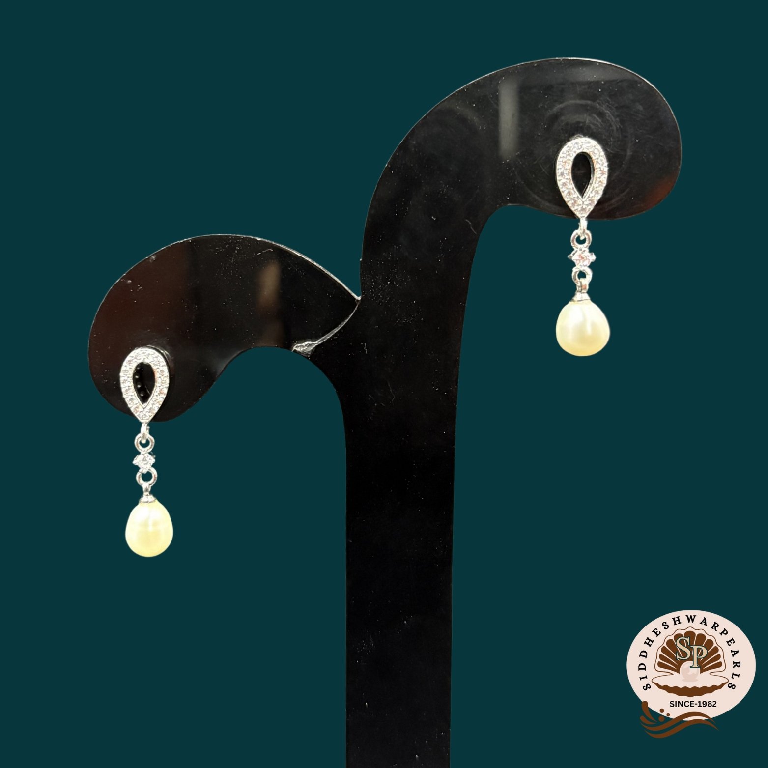 Pearl Hanging Earrings