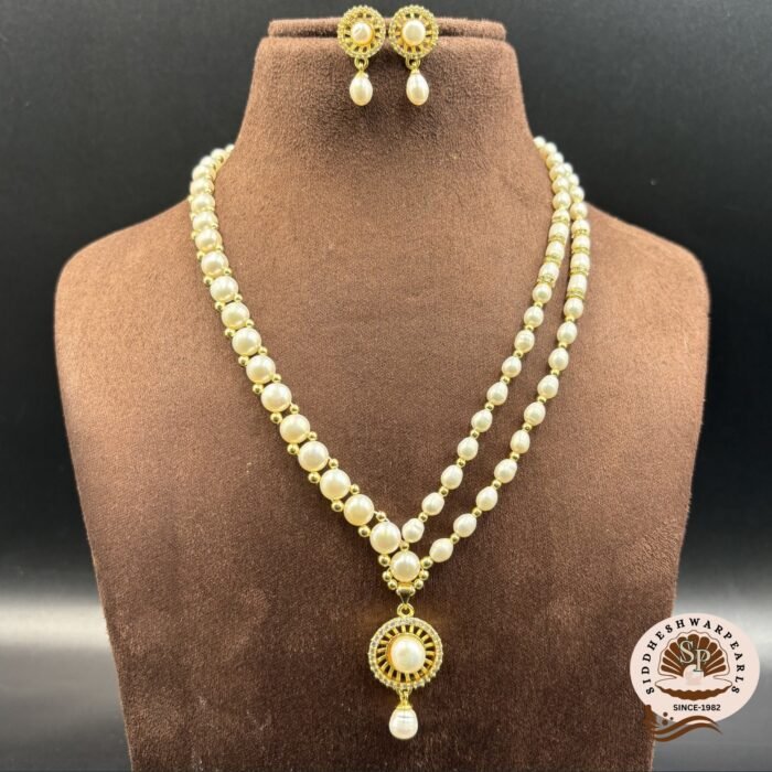 Pearl Set Design