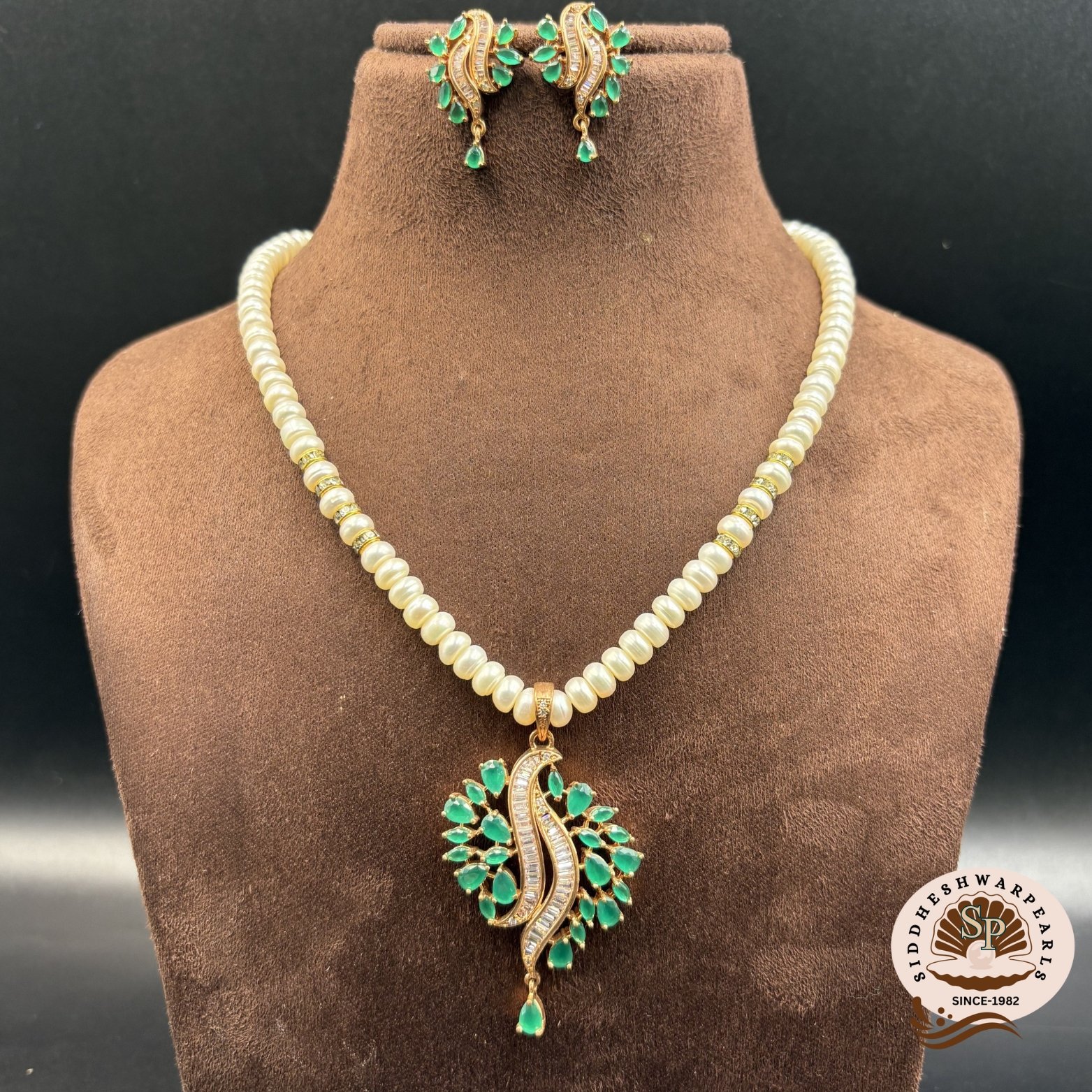 Simple Elegant Pearl Necklace