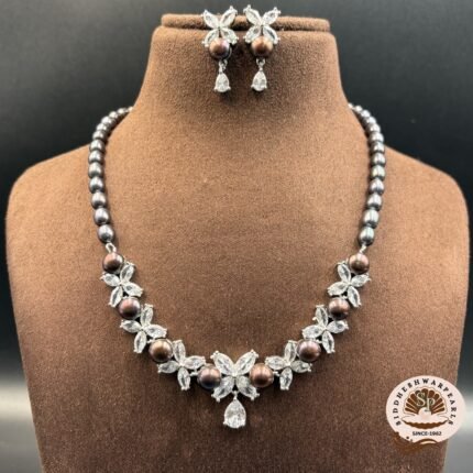 Pearl Set Design