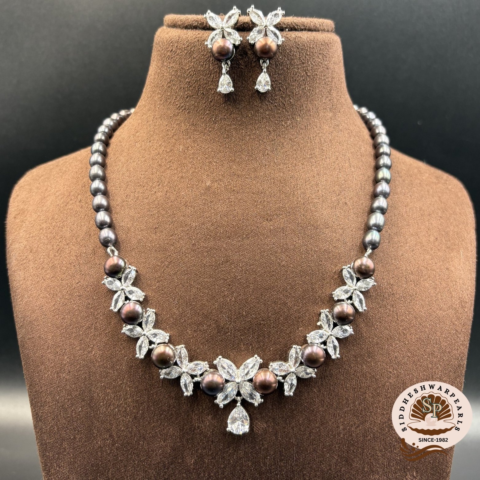 Pearl Set Design