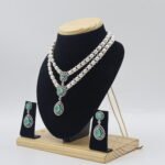 Emerald Pendant Button Pearls Necklace - Image 3