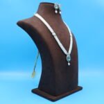 Emerald Pendant Pearl Necklace Set - Image 4