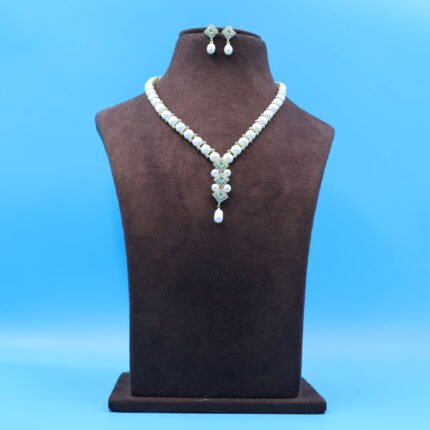 pearl necklace