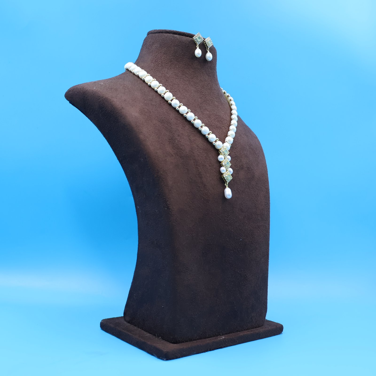 IMG_3809 CZ Emerald Button pearl necklace - Image 3