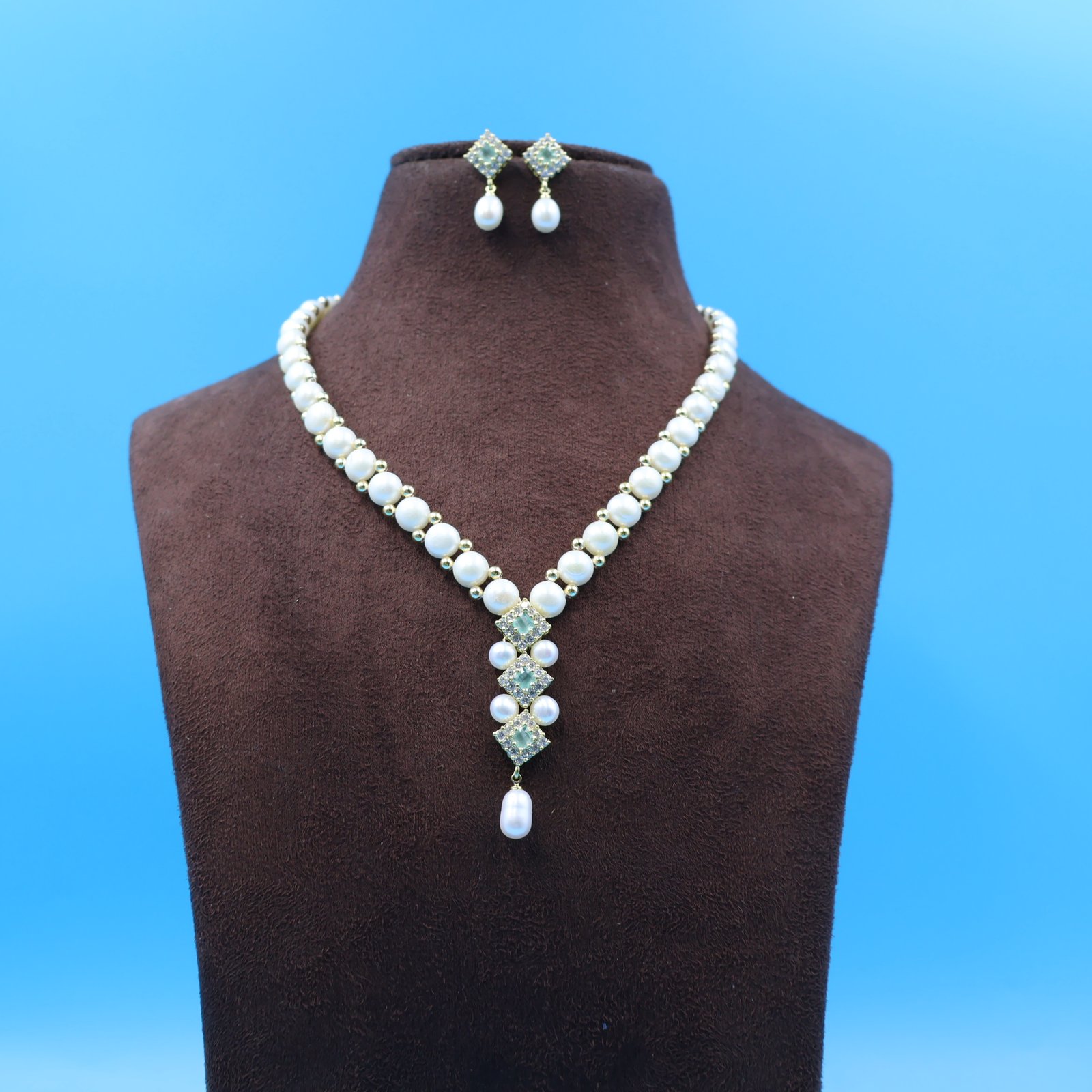 IMG_3810 CZ Emerald Button pearl necklace - Image 4