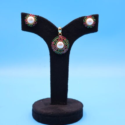 Pendant with earrings