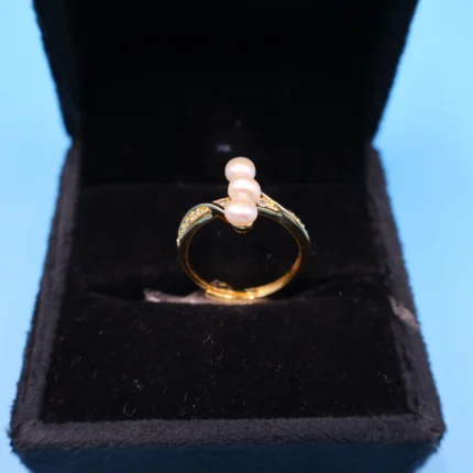 Pearl Ring