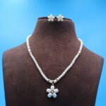 Flower Design Pendant Pearl Necklace - Image 2