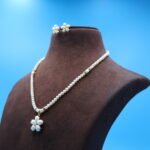 Flower Design Pendant Pearl Necklace - Image 3