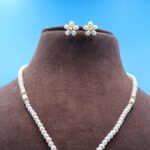 Flower Design Pendant Pearl Necklace - Image 5