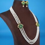 Side Brooch Pearl Necklace - Image 3