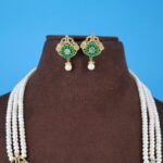 Side Brooch Pearl Necklace - Image 4