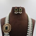 Emerald Pendant Side Brooch Pearl Necklace - Image 4