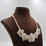 Flower Design Pearl Necklace - Image 4