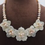 Flower Design Pearl Necklace - Image 5